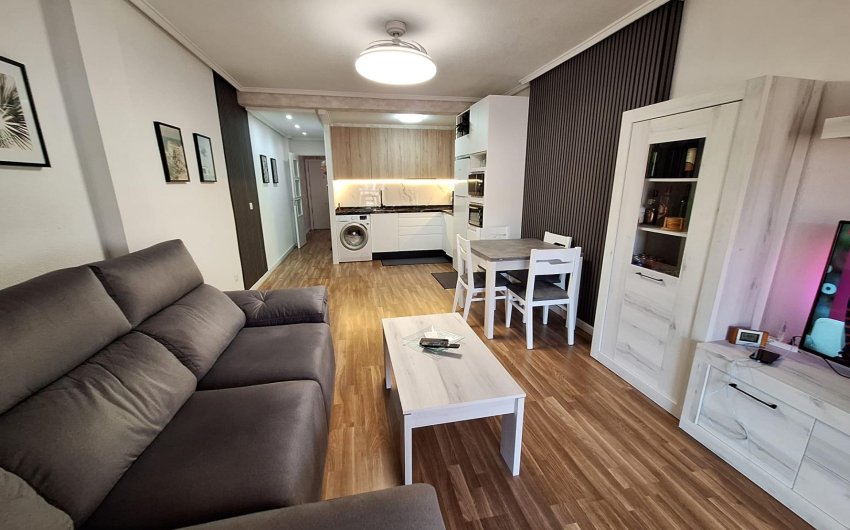 Revente - Apartment -
Torrevieja - Centro