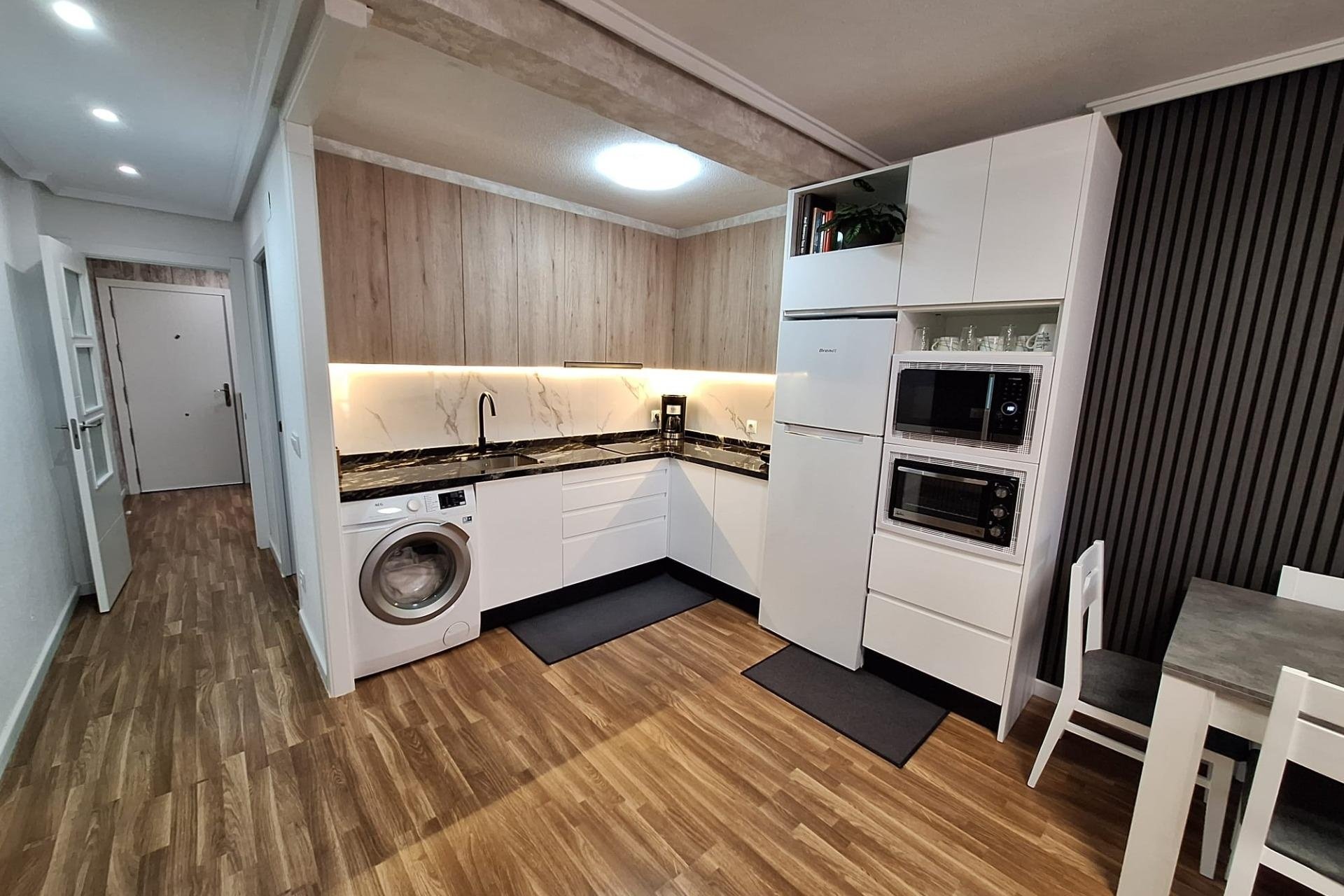 Revente - Apartment -
Torrevieja - Centro