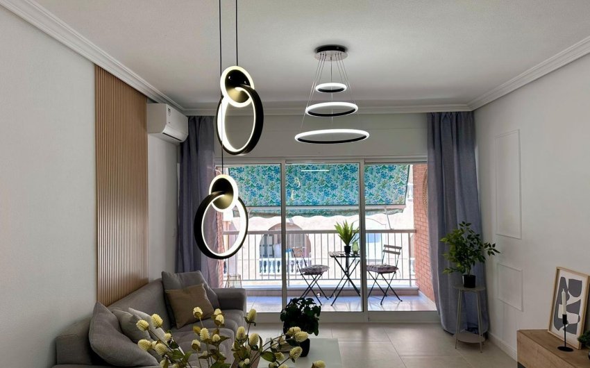 Revente - Apartment -
Torrevieja - Estacion De Autobuses
