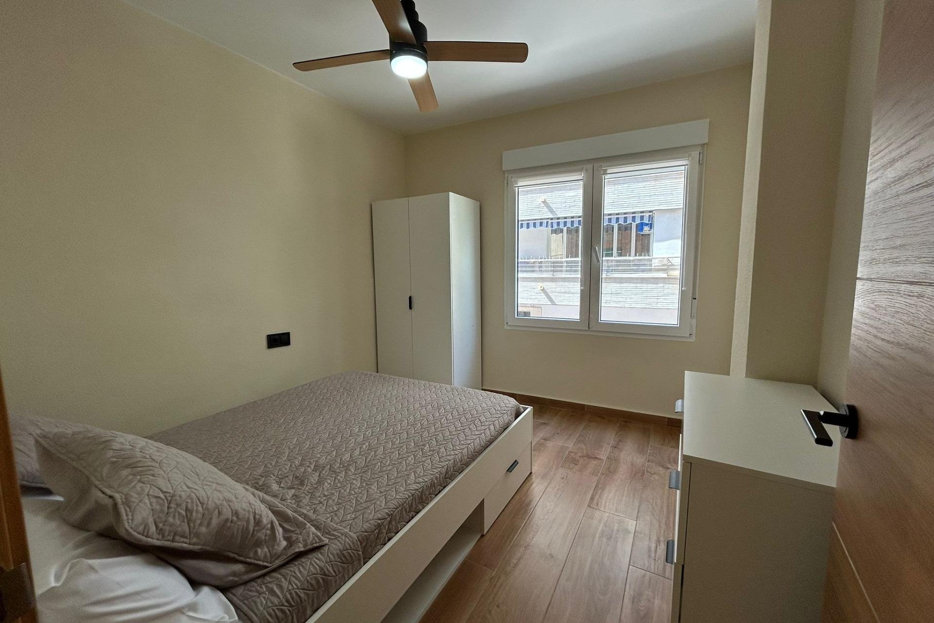 Revente - Apartment -
Torrevieja - Estacion De Autobuses