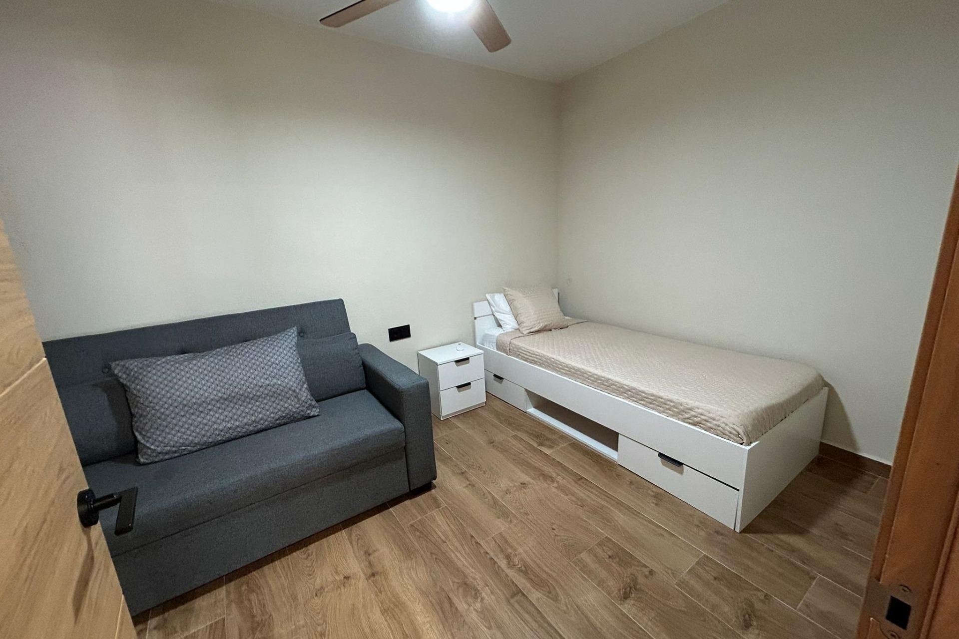 Revente - Apartment -
Torrevieja - Estacion De Autobuses