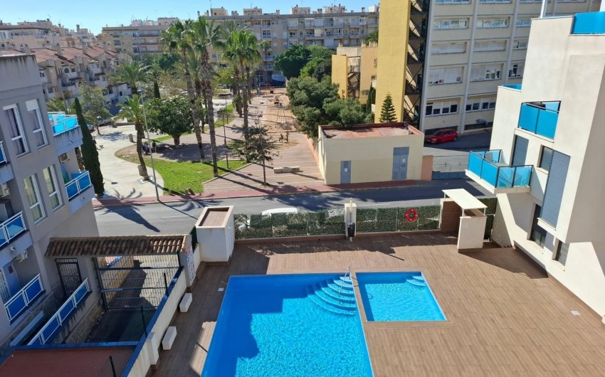 Revente - Apartment -
Torrevieja - Estacion De Autobuses