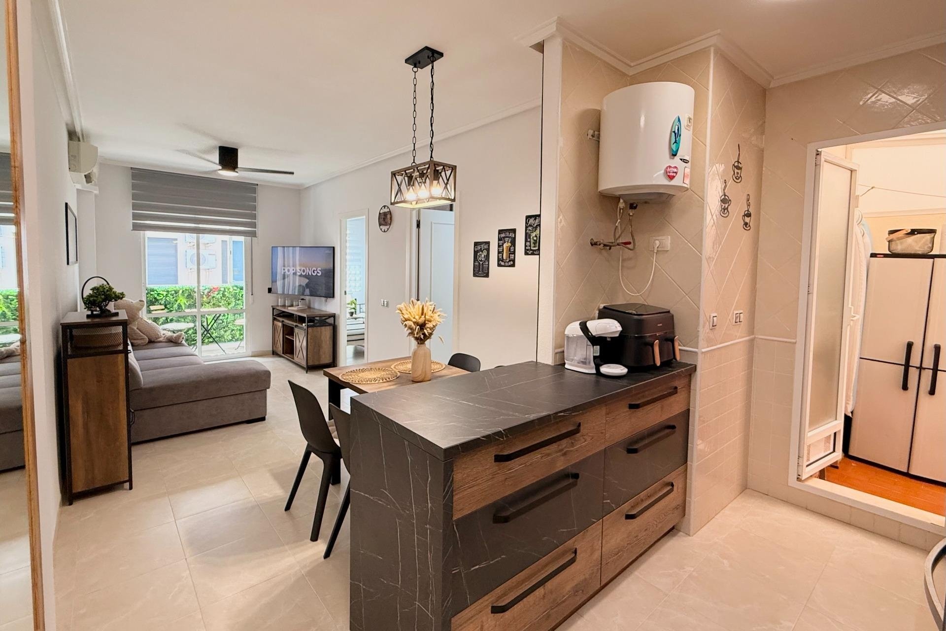 Revente - Apartment -
Torrevieja - Estacion De Autobuses