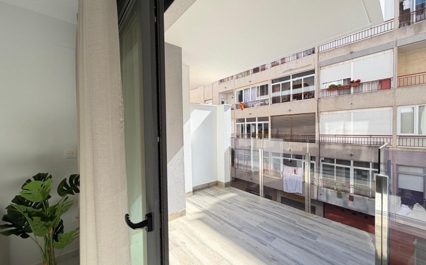 Revente - Apartment -
Torrevieja - Estacion De Autobuses