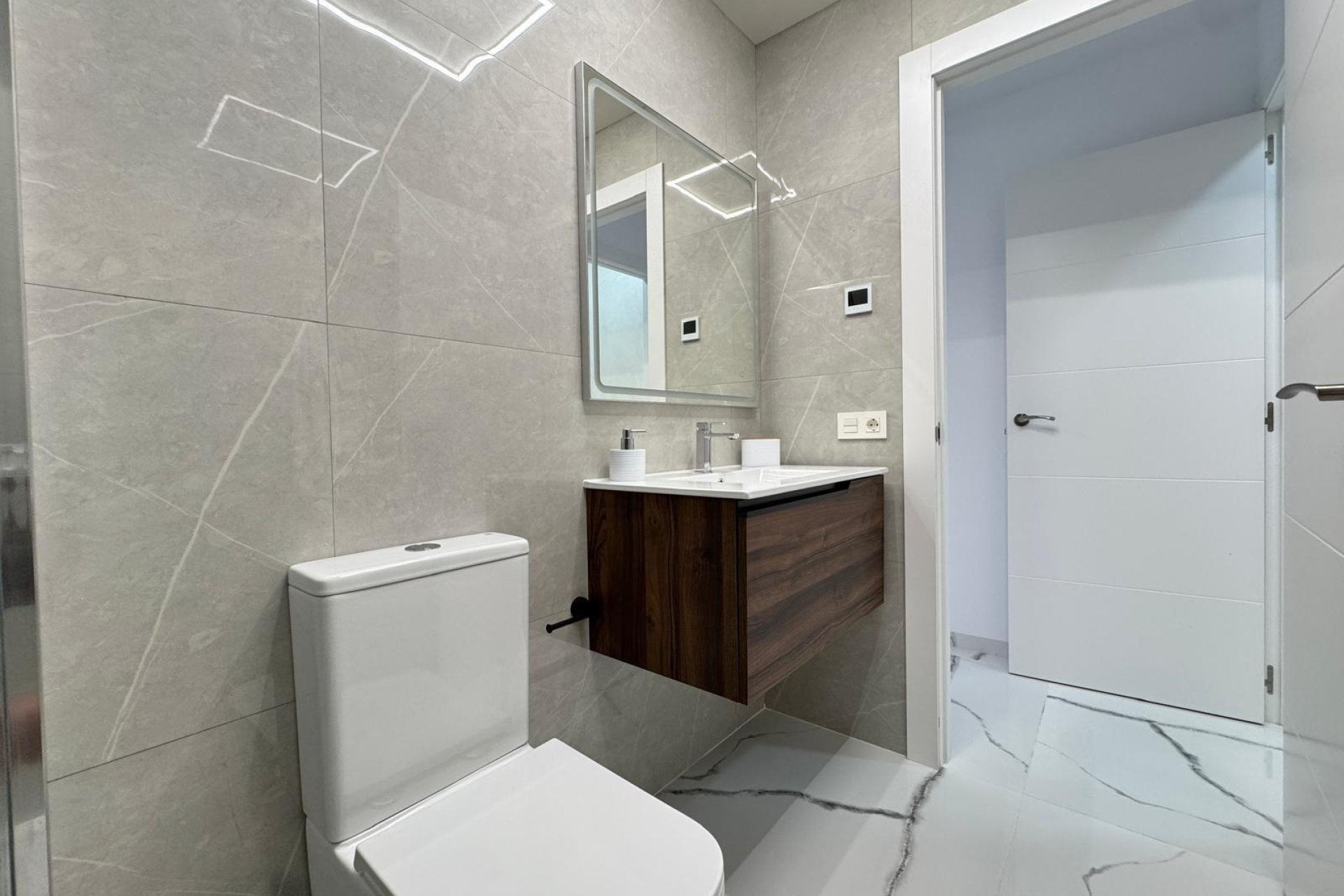 Revente - Apartment -
Torrevieja - Estacion De Autobuses
