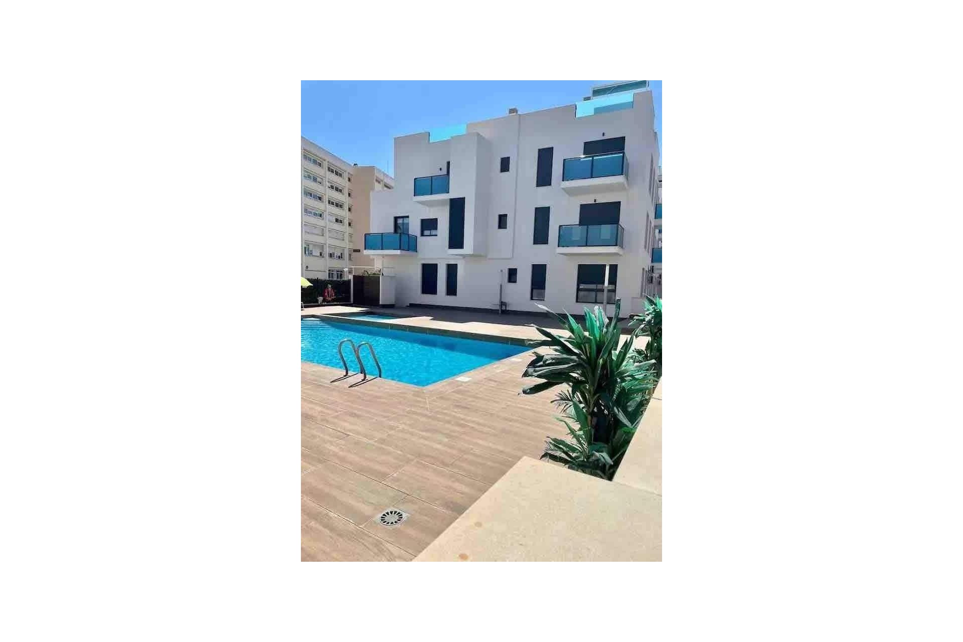 Revente - Apartment -
Torrevieja - Estacion De Autobuses