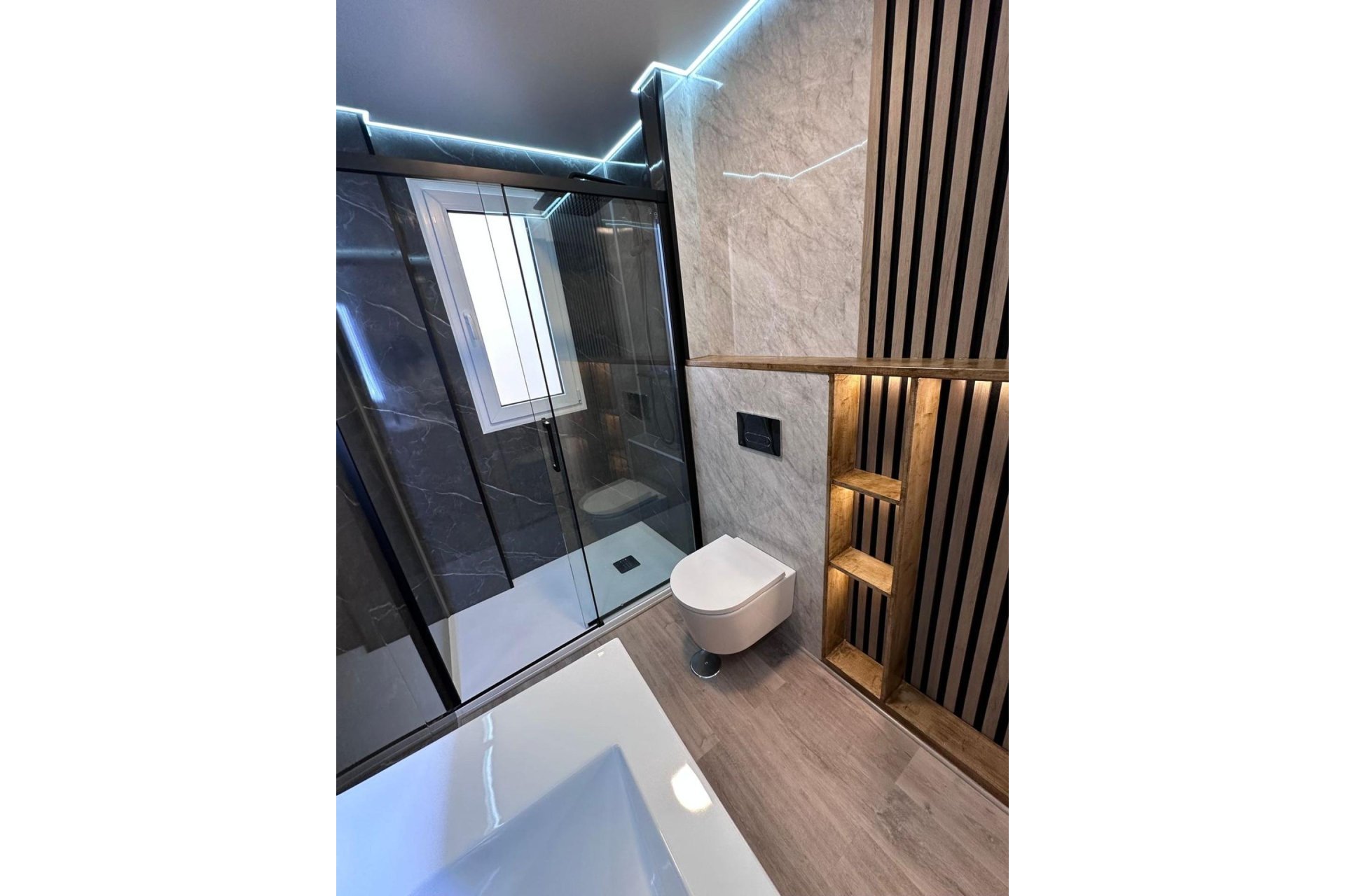 Revente - Apartment -
Torrevieja - Estacion De Autobuses