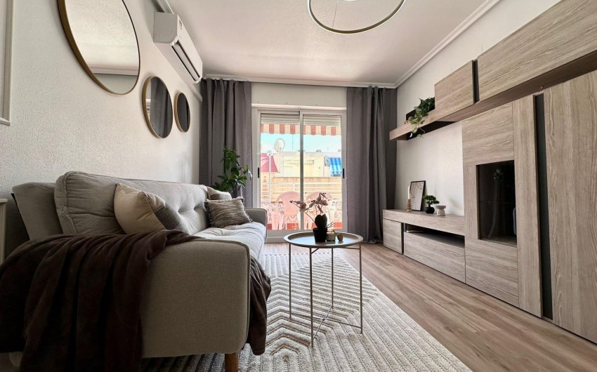 Revente - Apartment -
Torrevieja - Habaneras