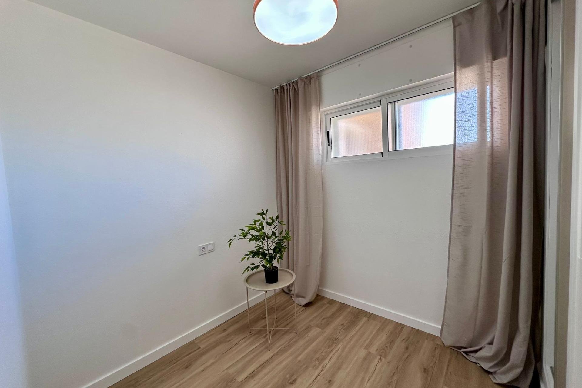 Revente - Apartment -
Torrevieja - Habaneras