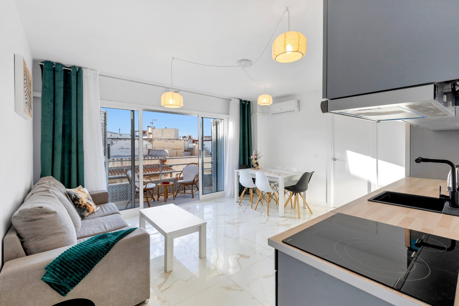 Revente - Apartment -
Torrevieja - La Mata