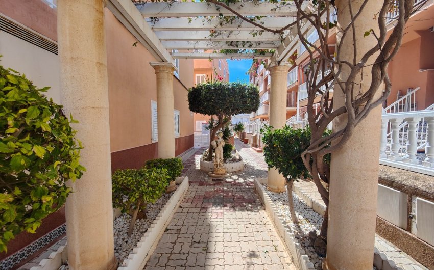 Revente - Apartment -
Torrevieja - La Mata