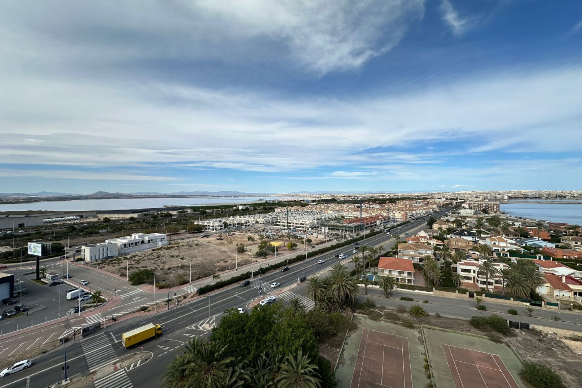 Revente - Apartment -
Torrevieja - La veleta