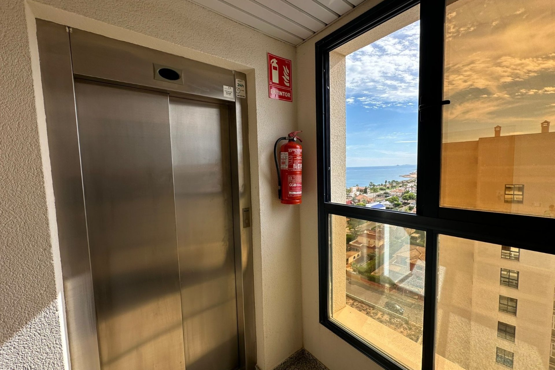 Revente - Apartment -
Torrevieja - La veleta