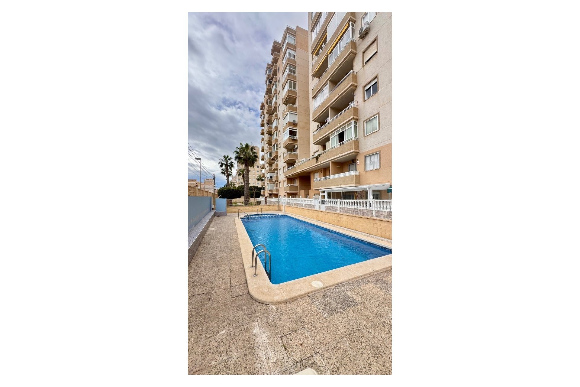 Revente - Apartment -
Torrevieja - Nueva Torrevieja