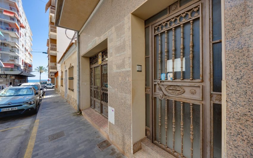 Revente - Apartment -
Torrevieja - Paseo Maritimo