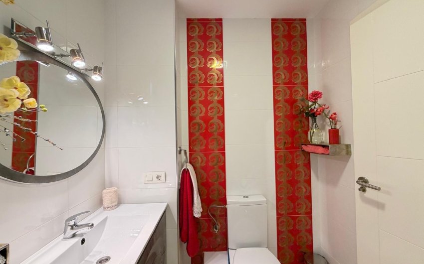 Revente - Apartment -
Torrevieja - Paseo Maritimo