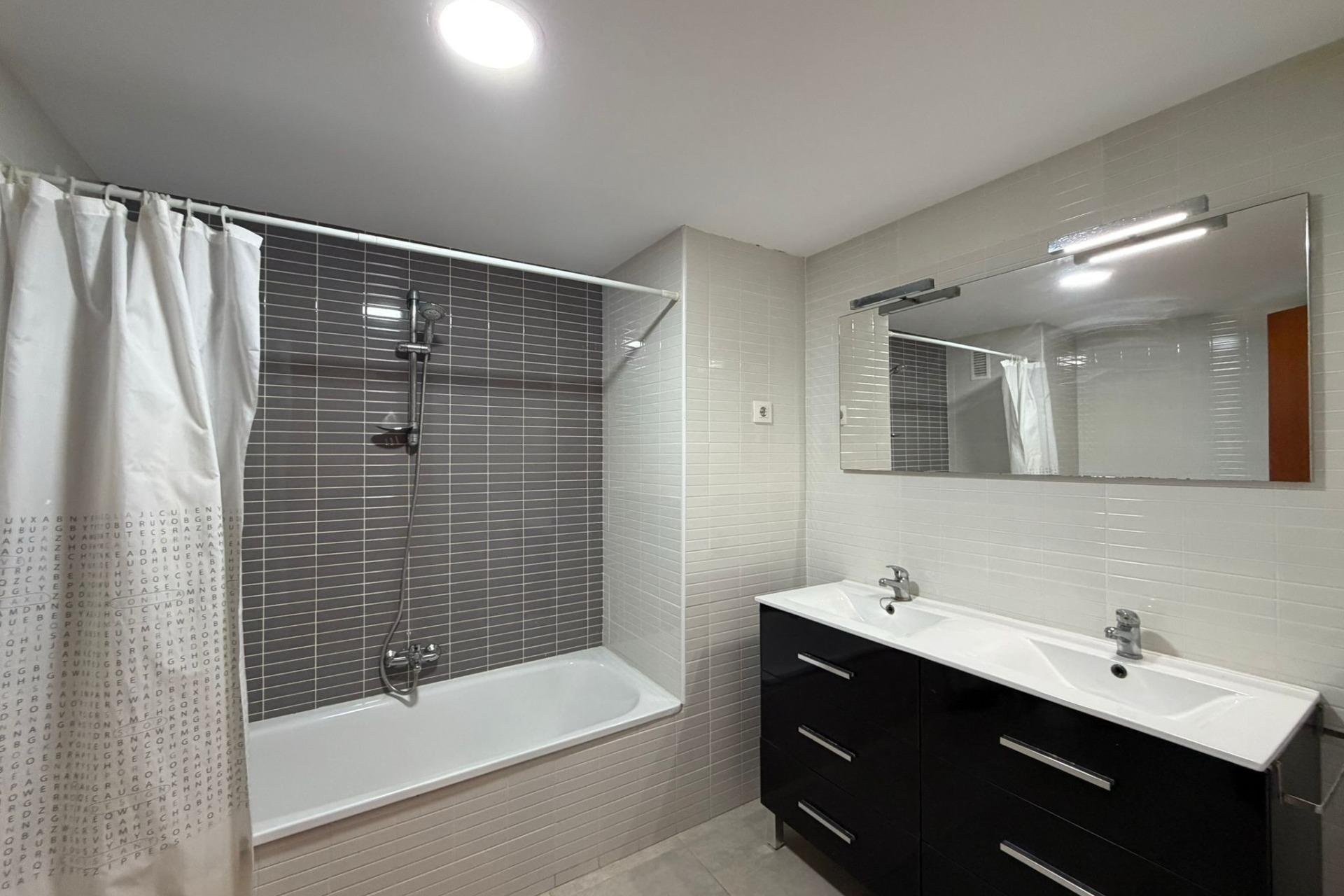 Revente - Apartment -
Torrevieja - Playa de los Locos