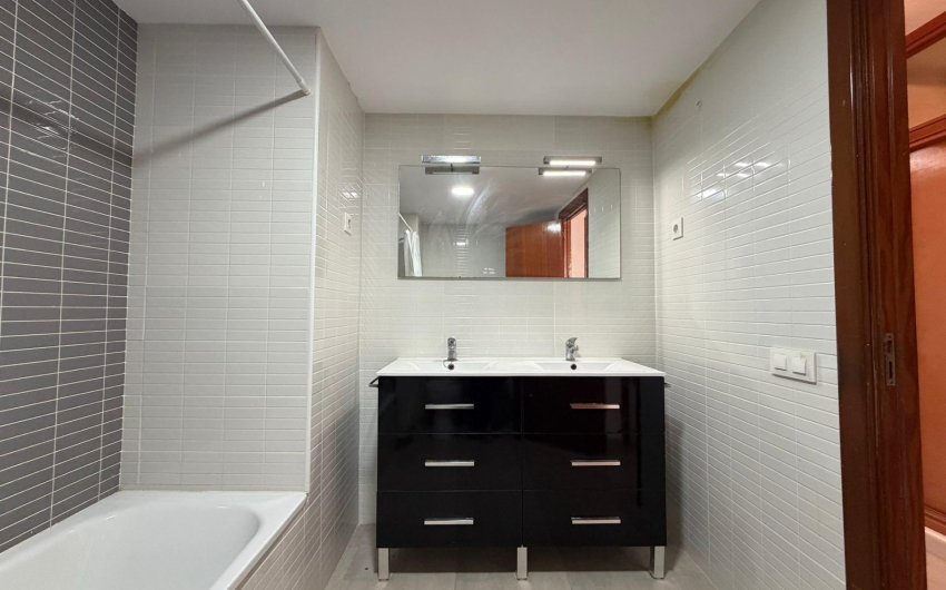 Revente - Apartment -
Torrevieja - Playa de los Locos