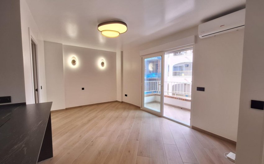Revente - Apartment -
Torrevieja - Playa de los Locos