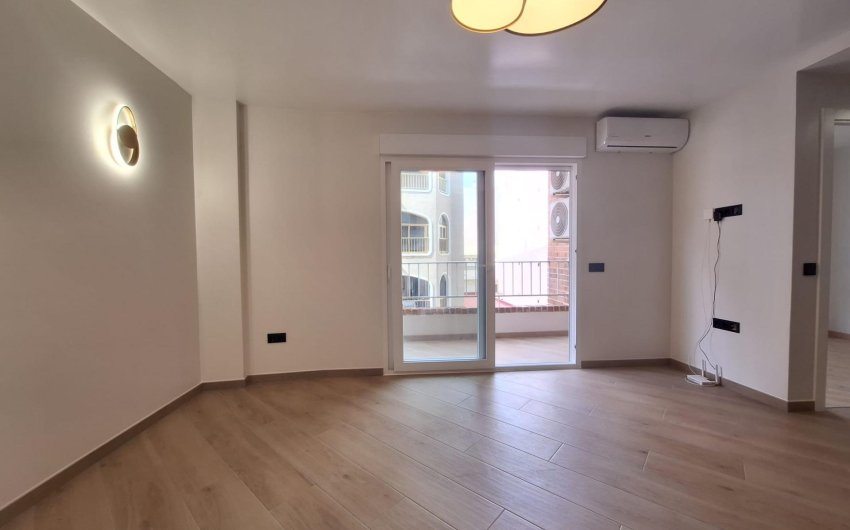 Revente - Apartment -
Torrevieja - Playa de los Locos
