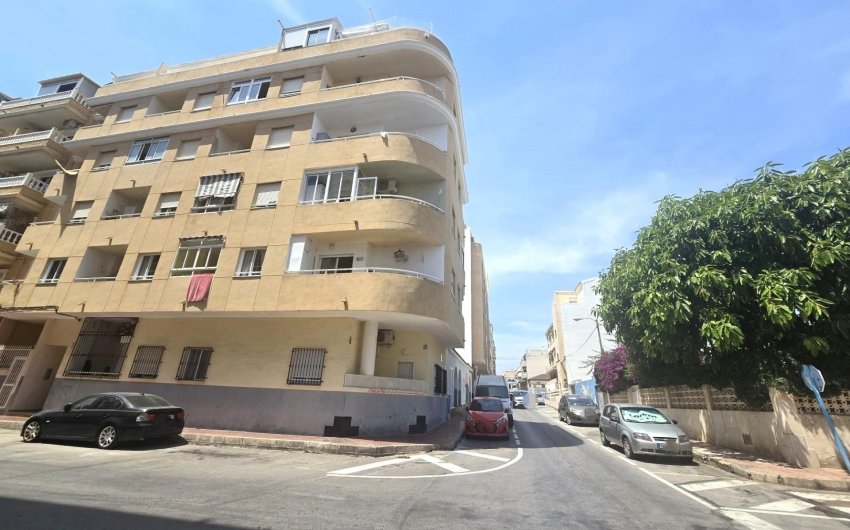 Revente - Apartment -
Torrevieja - Playa de los Locos