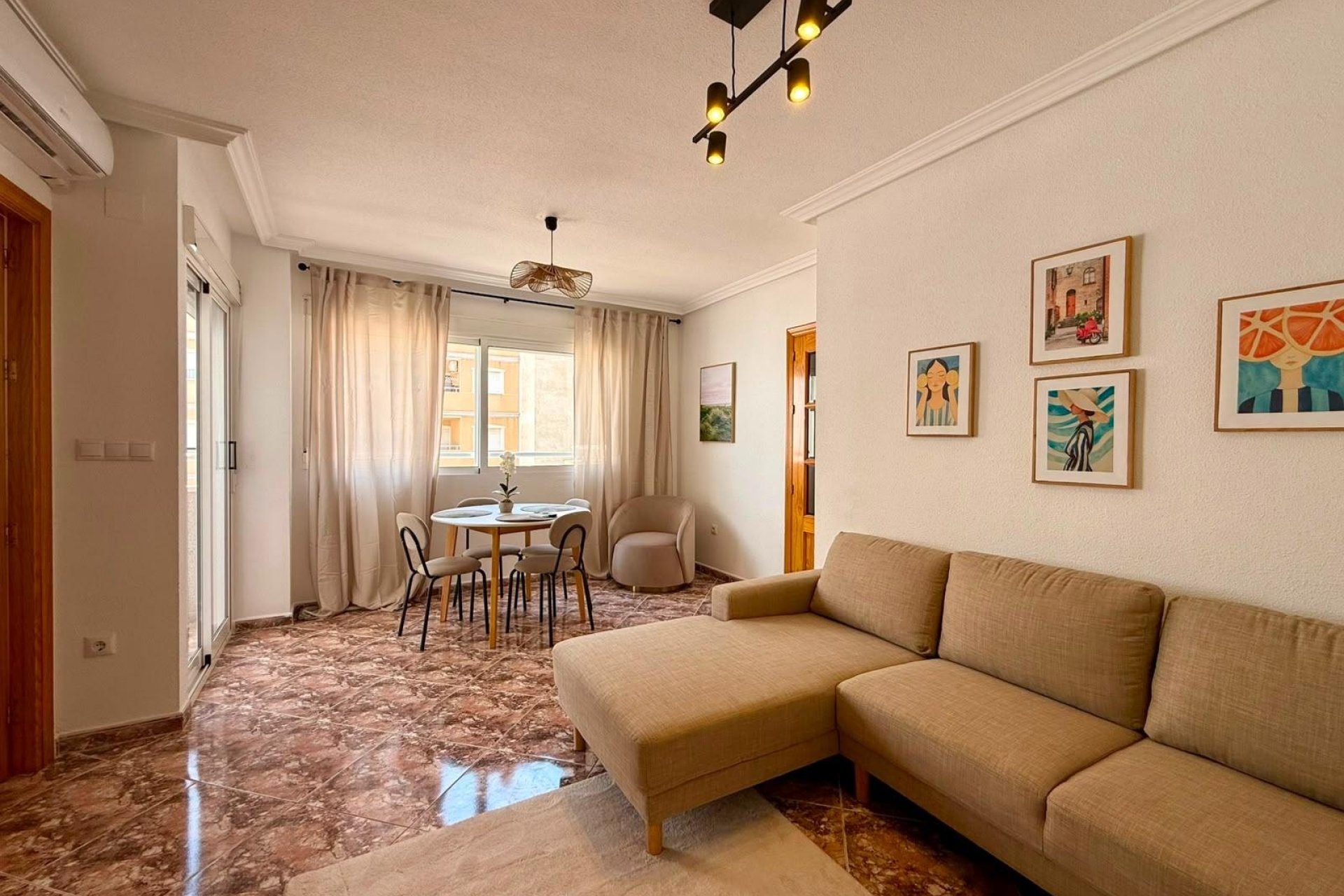 Revente - Apartment -
Torrevieja - Playa del Cura