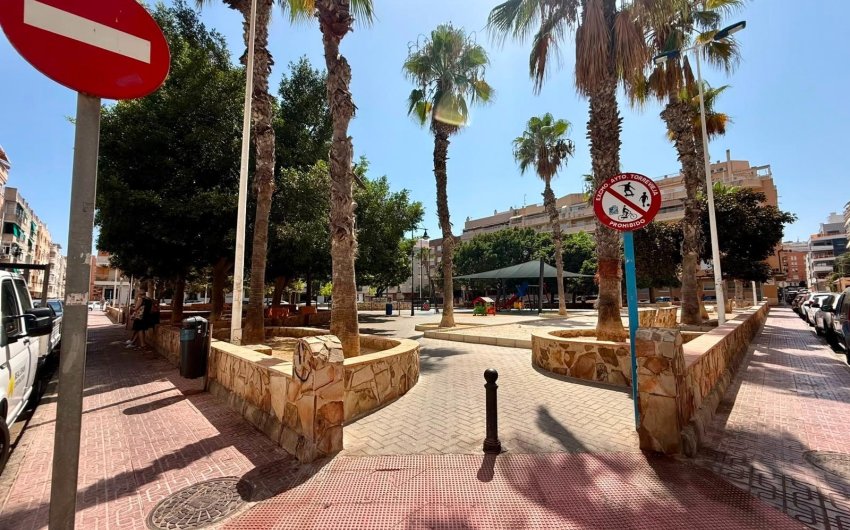 Revente - Apartment -
Torrevieja - Playa del Cura