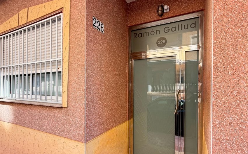 Revente - Apartment -
Torrevieja - Playa del Cura
