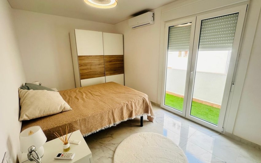 Revente - Apartment -
Torrevieja - Playa del Cura