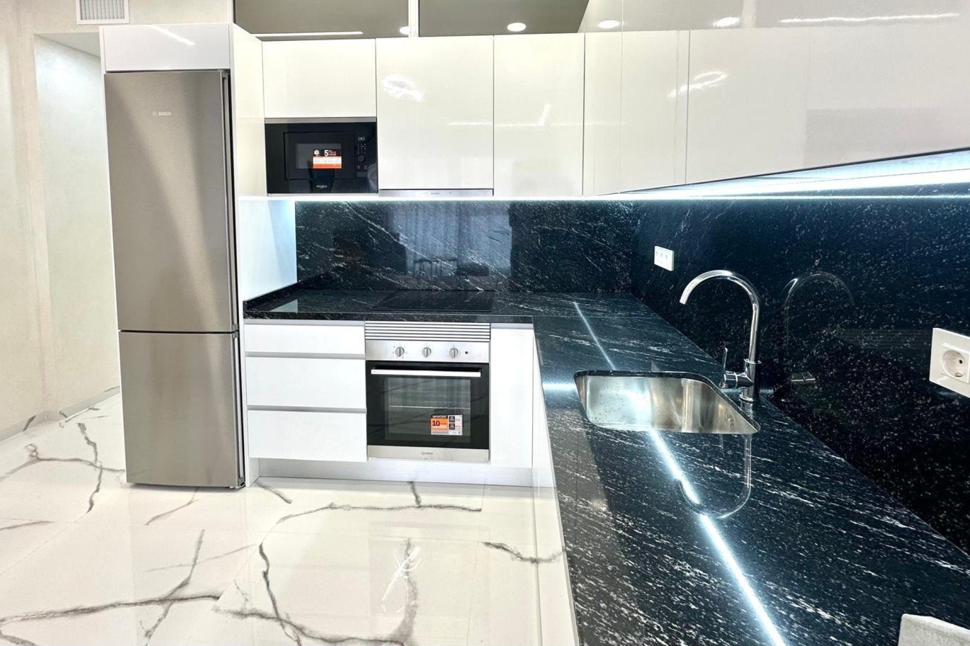 Revente - Apartment -
Torrevieja - Playa del Cura