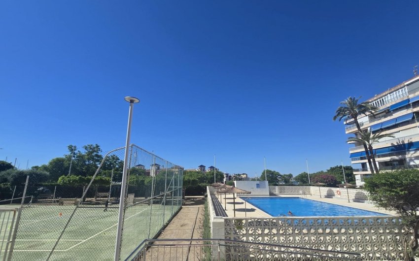 Revente - Apartment -
Torrevieja - Puerto Deportivo Marina Salinas