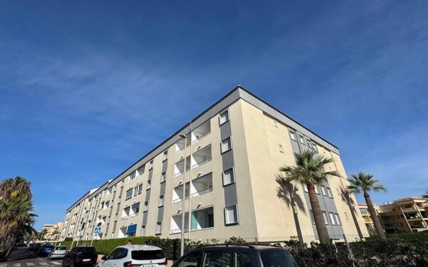 Revente - Apartment -
Torrevieja - Punta Prima