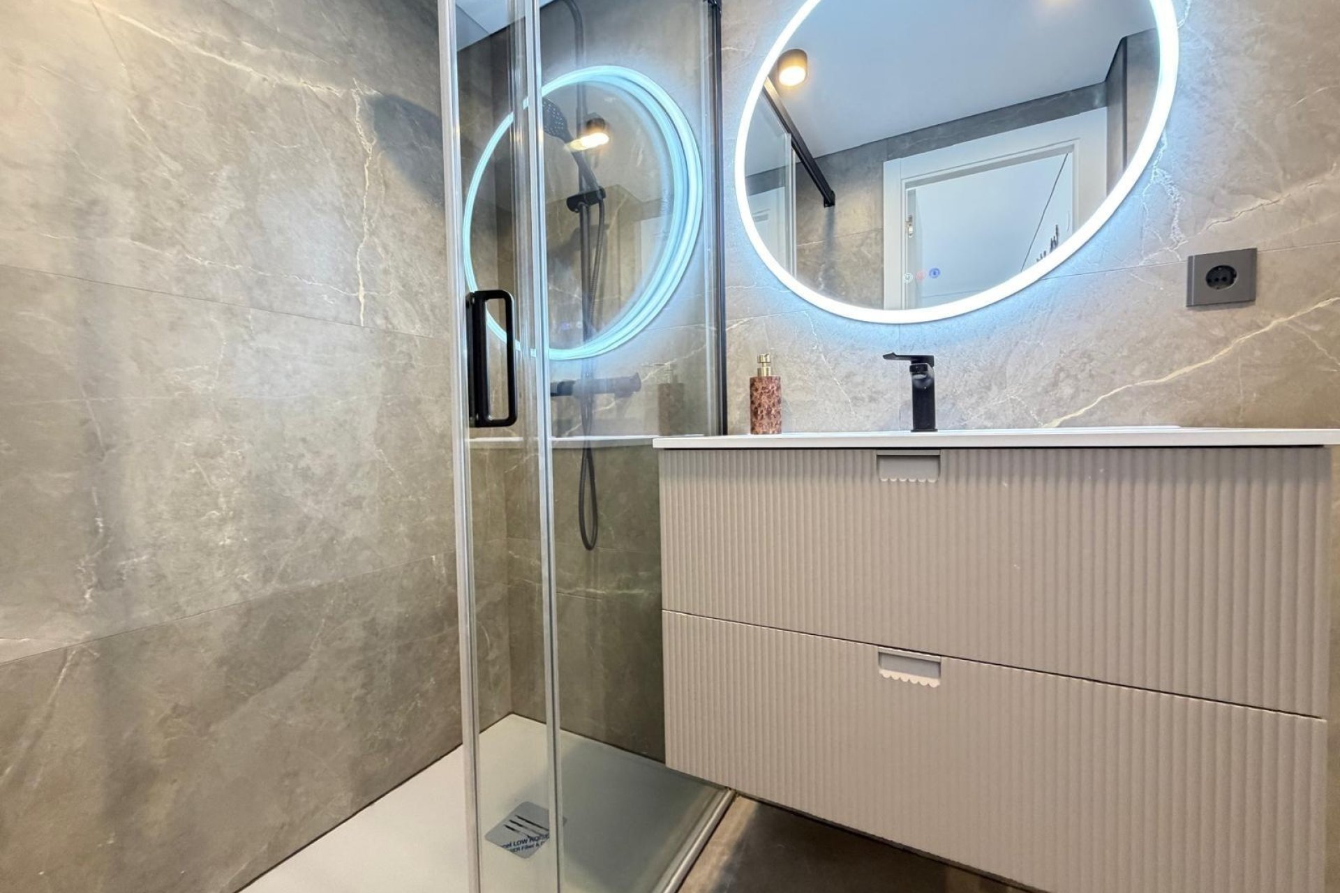 Revente - Apartment -
Torrevieja - Punta Prima