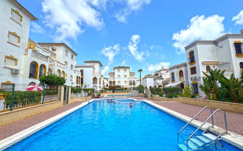 Revente - Apartment -
Torrevieja - Torrelamata - La Mata