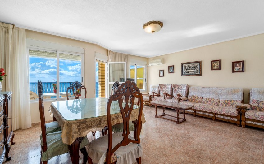 Revente - Apartment -
Torrevieja