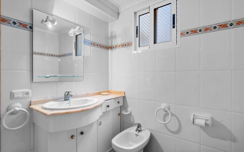 Revente - Apartment -
Torrevieja