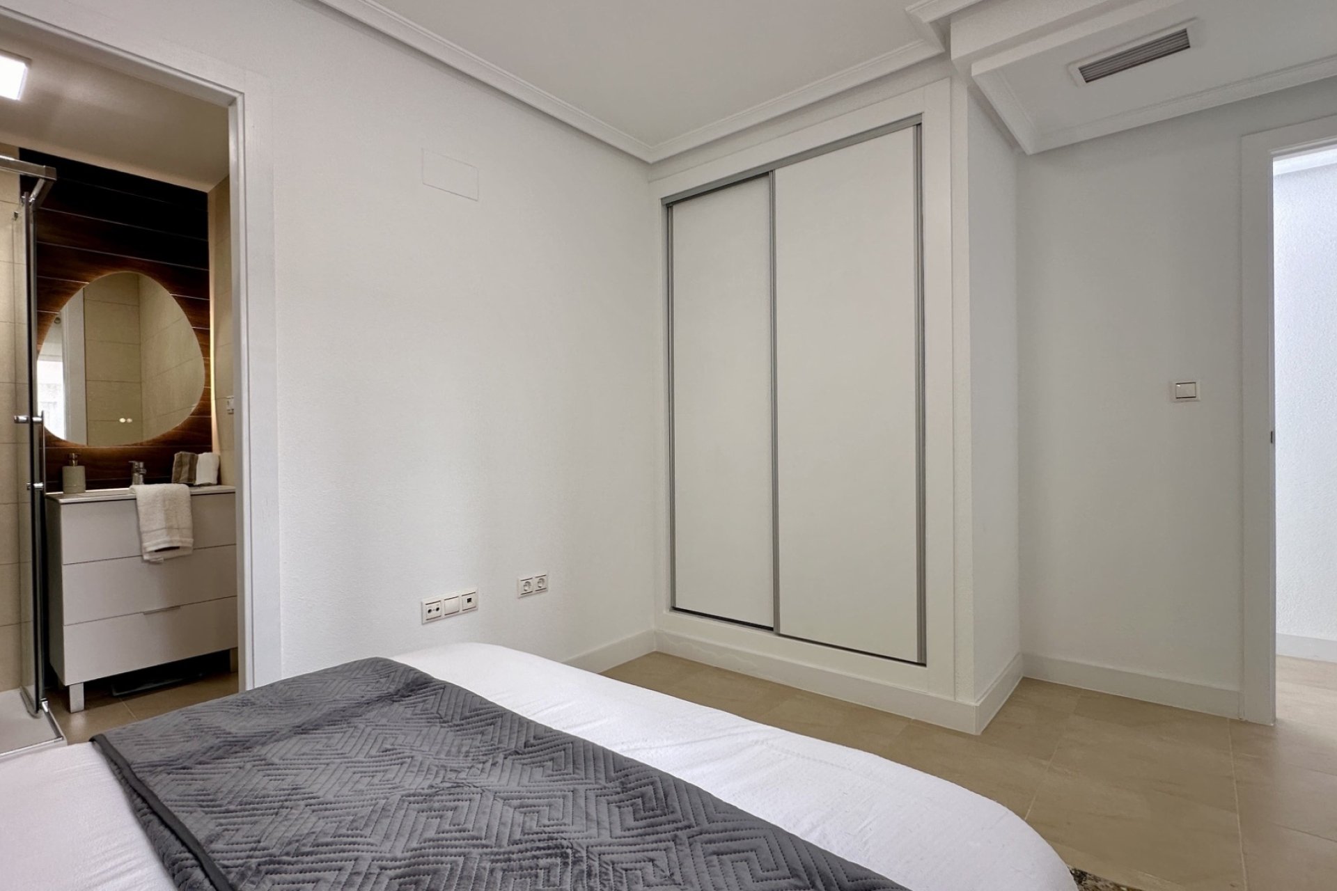 Revente - Apartment -
Torrevieja