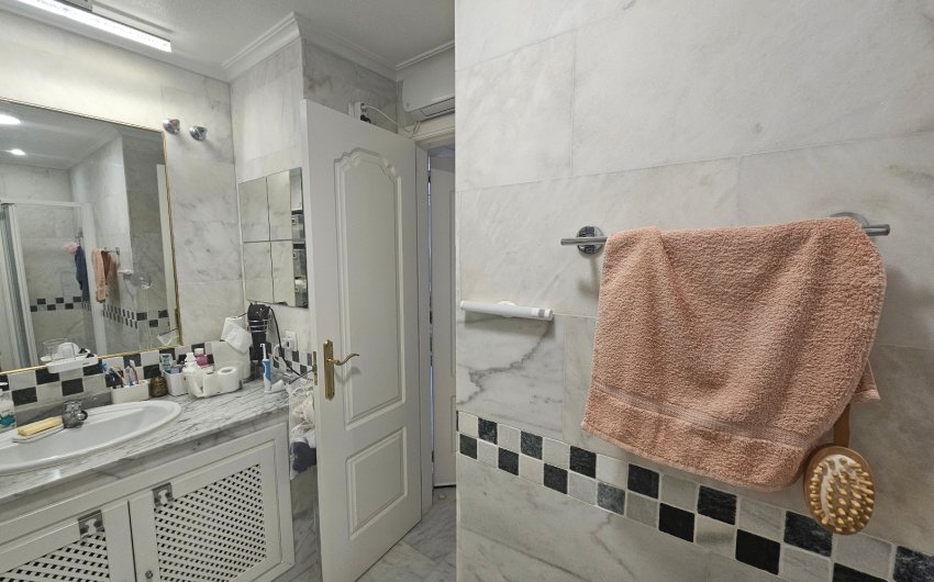 Revente - Apartment -
Villamartín - PAU 8