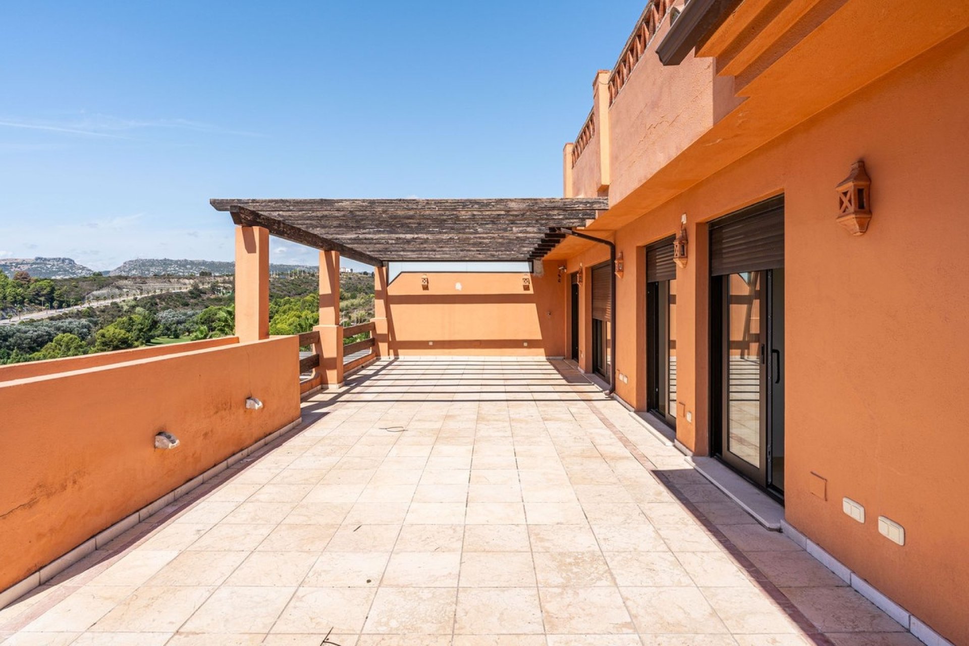 Revente - Attique -
Manilva - Inland