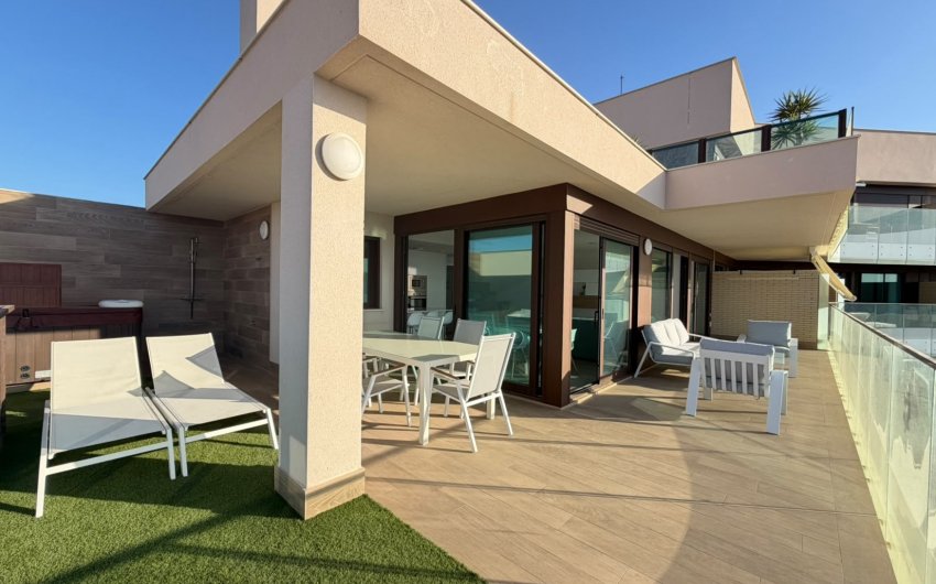 Revente - Attique -
Playa Honda - Costa Calida