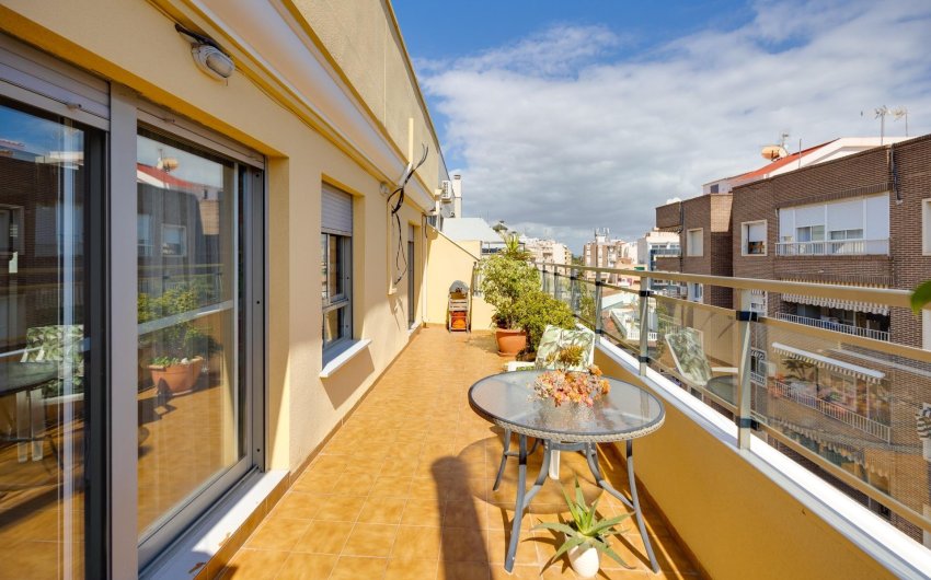 Revente - Attique -
Torrevieja - Centro