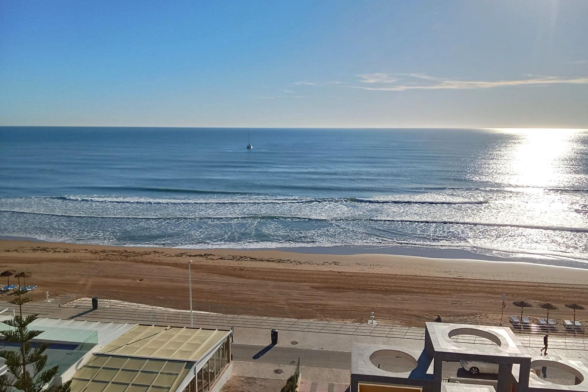 Revente - Attique -
Torrevieja - Playa De La Mata