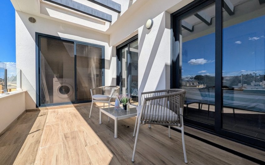 Revente - Attique -
Villamartin - Costa Blanca