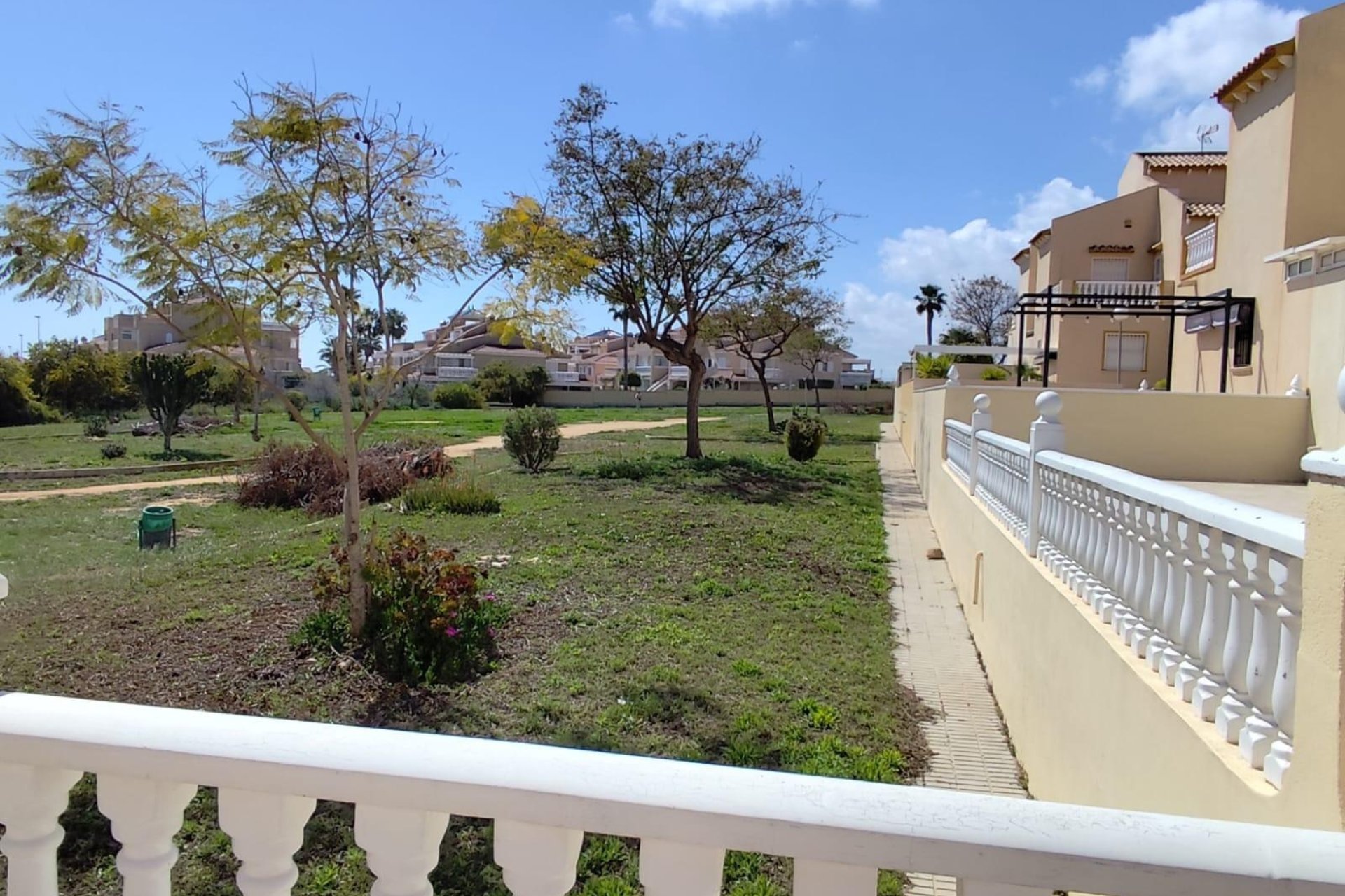 Revente - Bungalow -
Orihuela - Urbanización Perla Del Mar