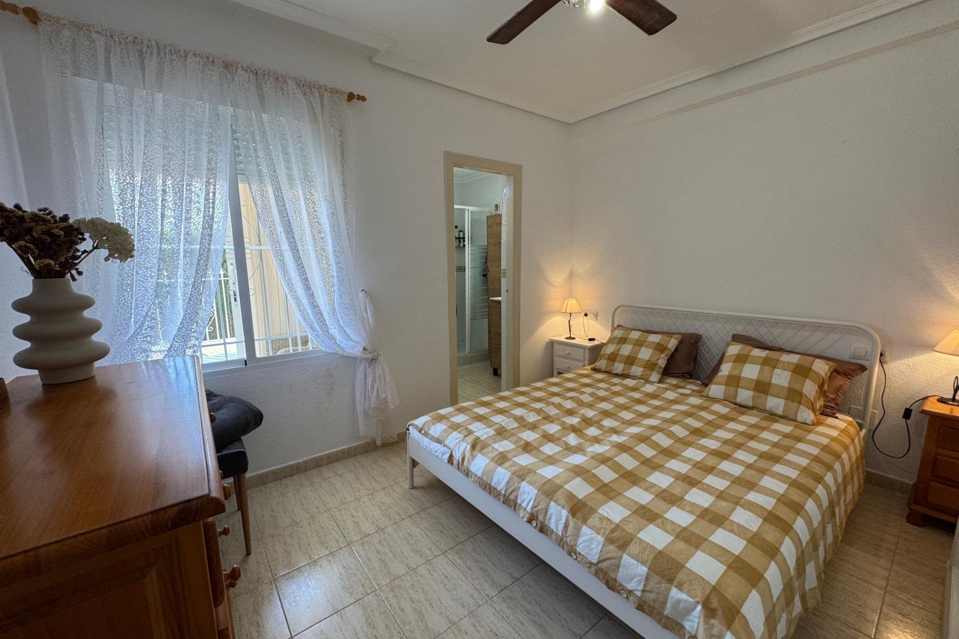 Revente - Bungalow -
Torrevieja - La Siesta - El Salado - Torreta