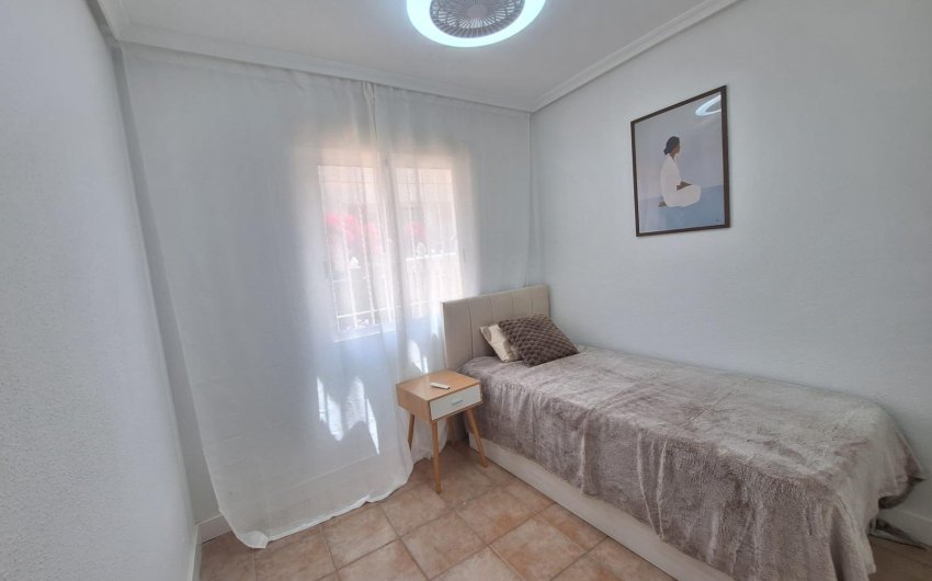 Revente - Bungalow -
Torrevieja - Sector 25