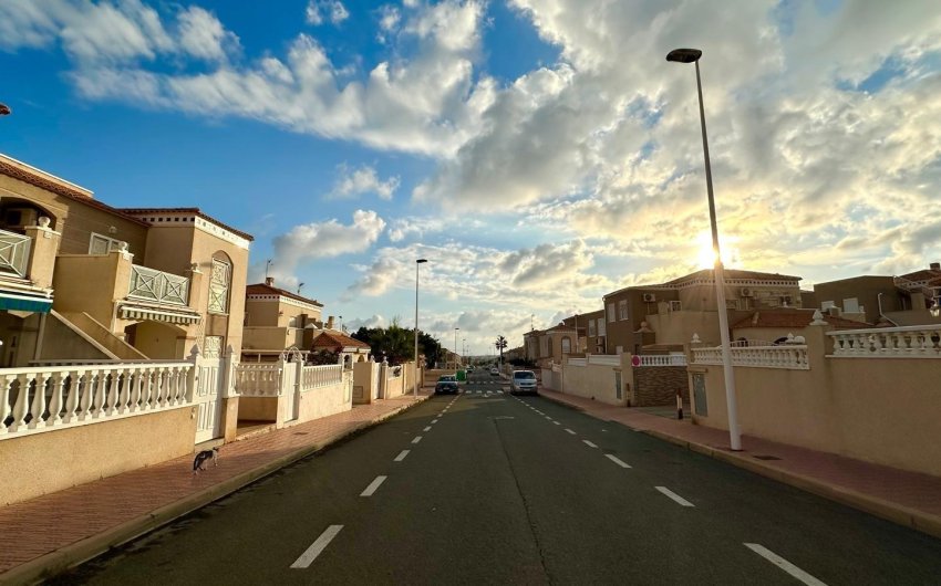 Revente - Bungalow -
Torrevieja - Torreblanca