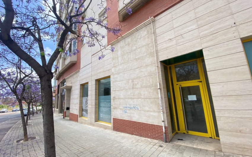 Revente - Commercial -
Alicante - San Agustin