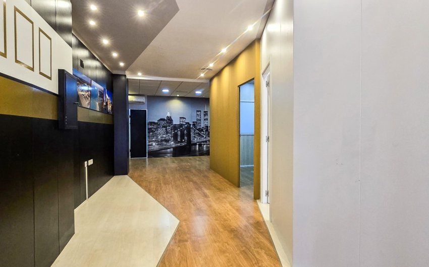 Revente - Commercial -
Guardamar del Segura - Center