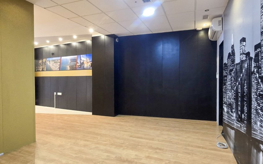 Revente - Commercial -
Guardamar del Segura - Center